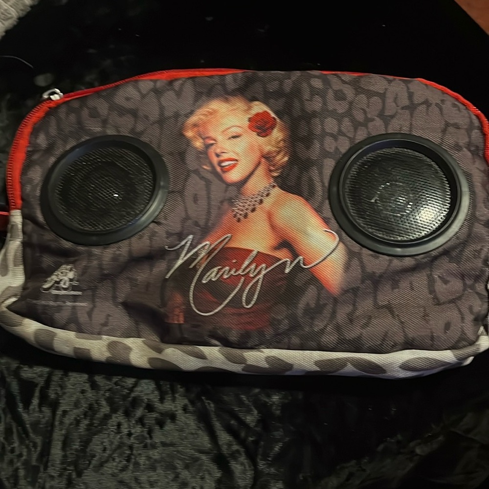 Marilyn Monroe Speaker Clutch - Black and Red